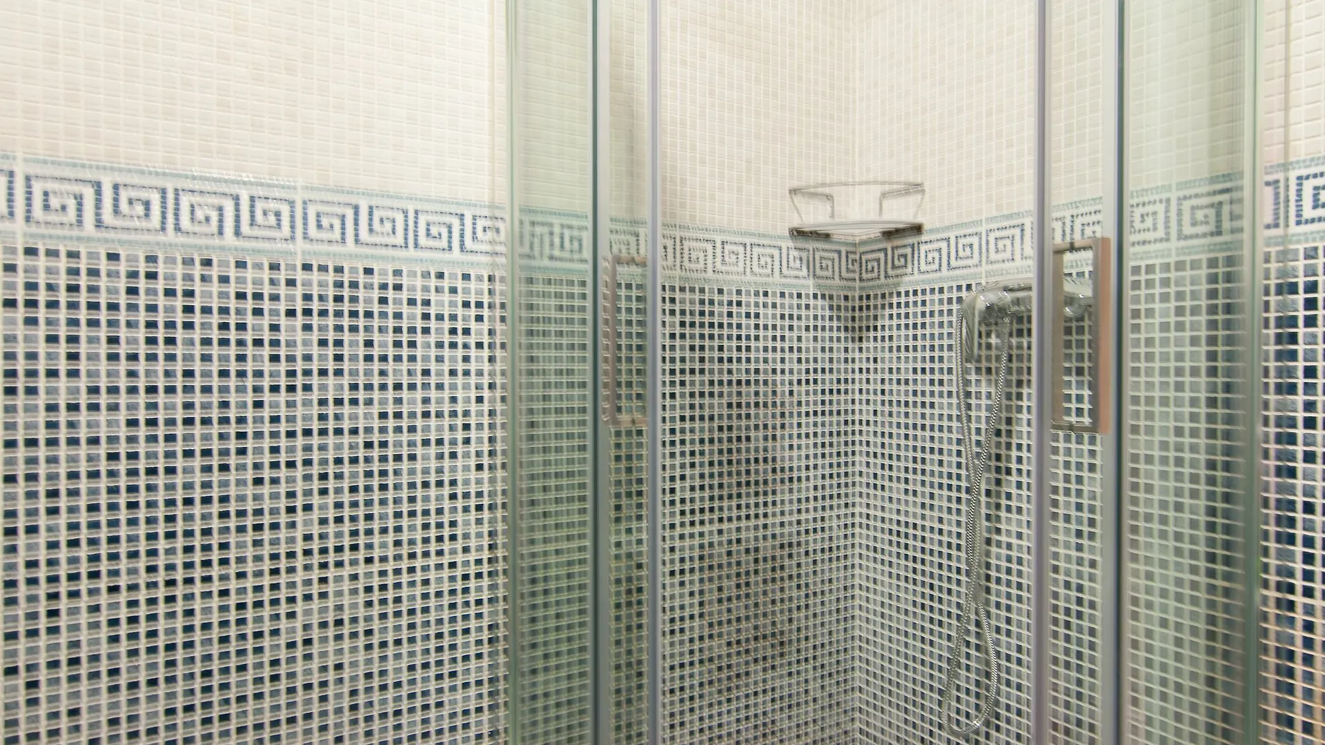 Bbarcelona Gaudi Avenue Flats Apartment