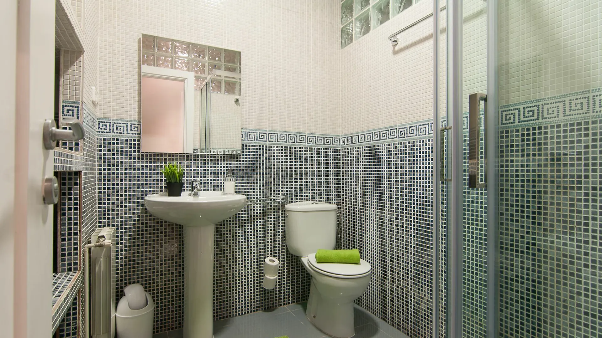 Bbarcelona Gaudi Avenue Flats Apartment  Barcelona