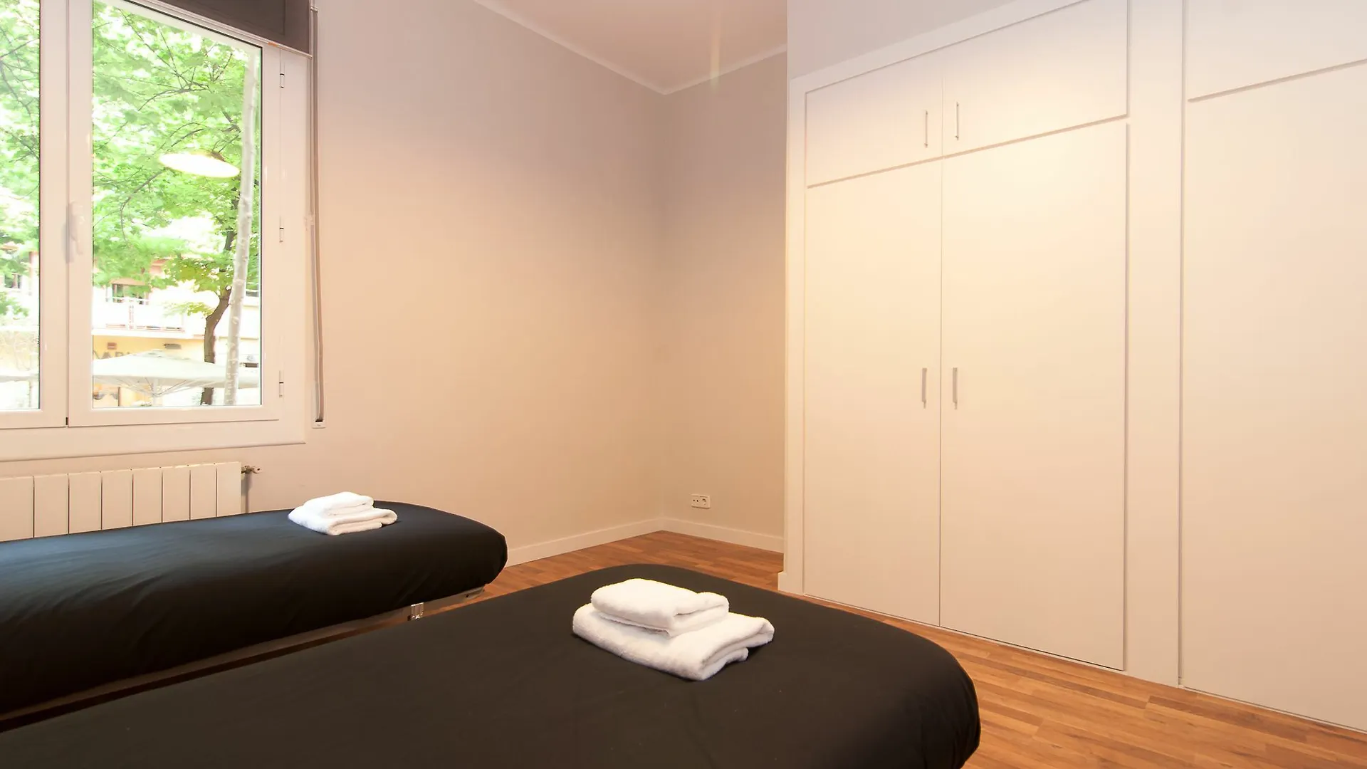 Bbarcelona Gaudi Avenue Flats Apartment Spain
