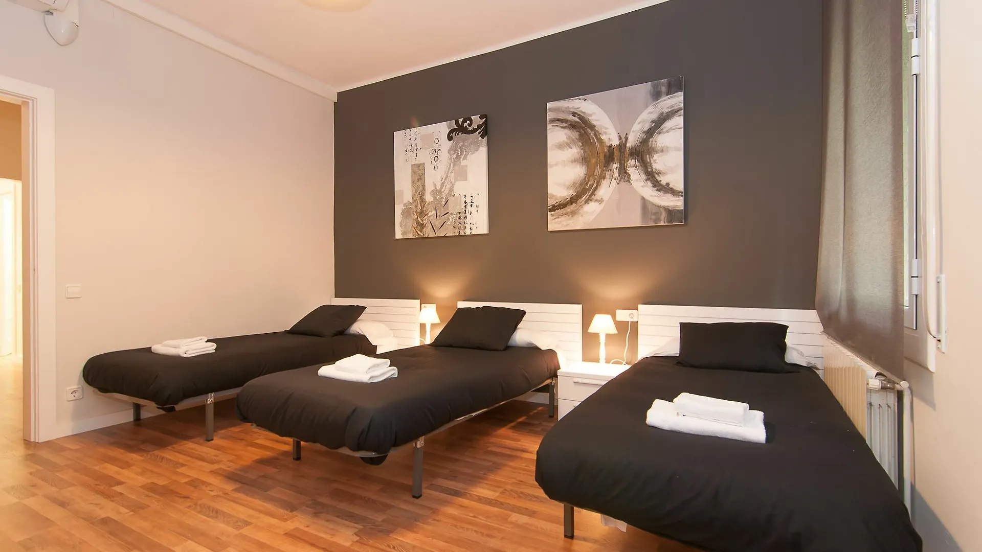 Bbarcelona Gaudi Avenue Flats Apartment 0*, Barcelona